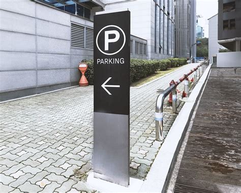 Directional & Wayfinding Signages